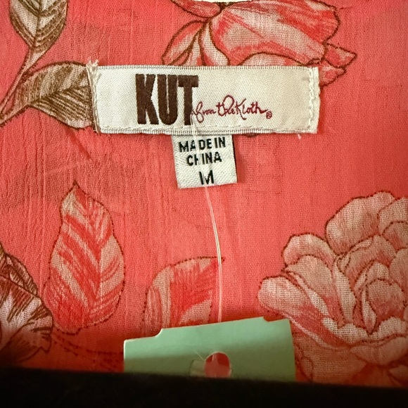 Kut from the Kloth Kaspar button down sheer texture blouse.  NWT Women’s size M. - Picture 4 of 5